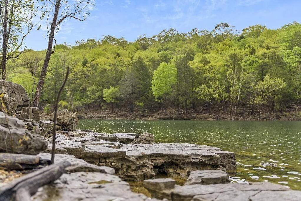 Modern Comfort: Updated Cozy Condo In Indian Point Branson Exteriör bild