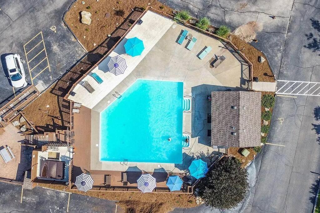 Modern Comfort: Updated Cozy Condo In Indian Point Branson Exteriör bild