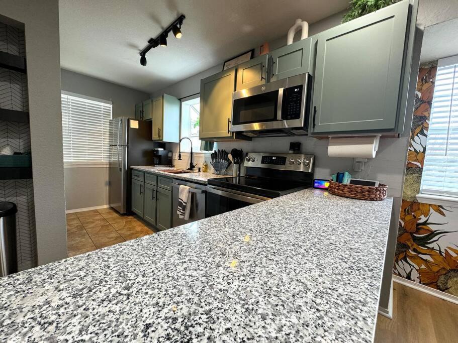 Modern Comfort: Updated Cozy Condo In Indian Point Branson Exteriör bild