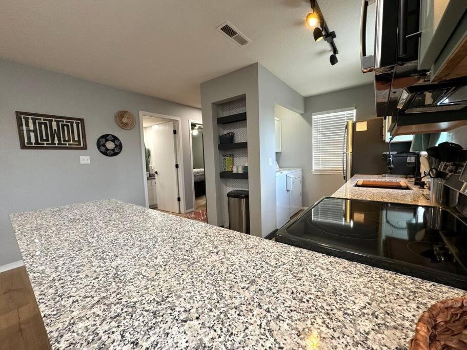 Modern Comfort: Updated Cozy Condo In Indian Point Branson Exteriör bild