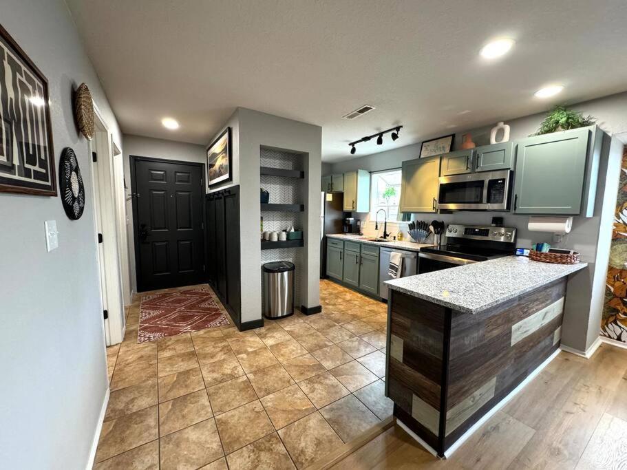 Modern Comfort: Updated Cozy Condo In Indian Point Branson Exteriör bild